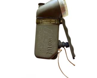 WWII US Army handpowered flashlight daco-lite works Oct, 1944