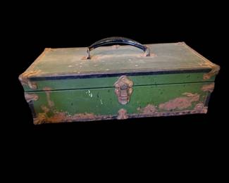 Antique / Vintage Fishing Tackle Box Has one tray inside
