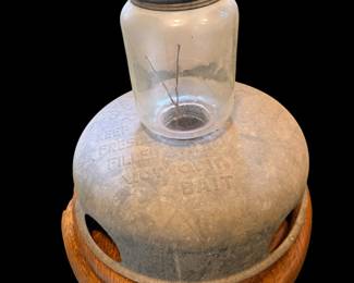 VINTAGE, ANTIQUE De RATTER,De MOUSER WARFARIN DISPENSER