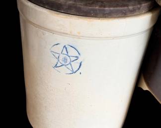 Vintage 10 Gallon Crock Star Stoneware Company, Crooksville, Ohio.