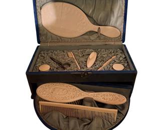 VICTORIAN TRAVEL CASE / dress instruments