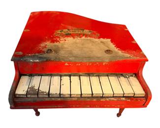 Grantcrest Piano vintage children's toy from the 1950s, made in Japan. what makes this piano special is that it was used by Pepe the dog in the 1940s in his carnival act! Very cool😎👍