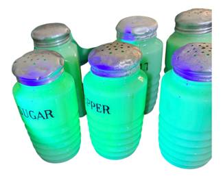 Uranium glass spice set