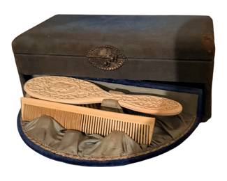 VICTORIAN TRAVEL CASE / dress instruments