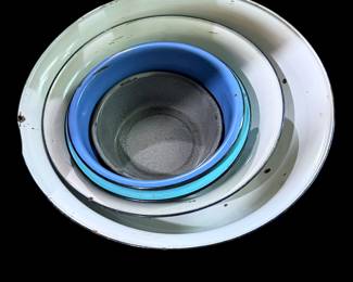 Ensmrlware wash tubs and bowls