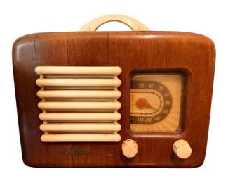 General Electric Solid Wood 1947 General Television AM Radio