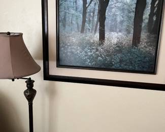 nice prints and paintings throughout
