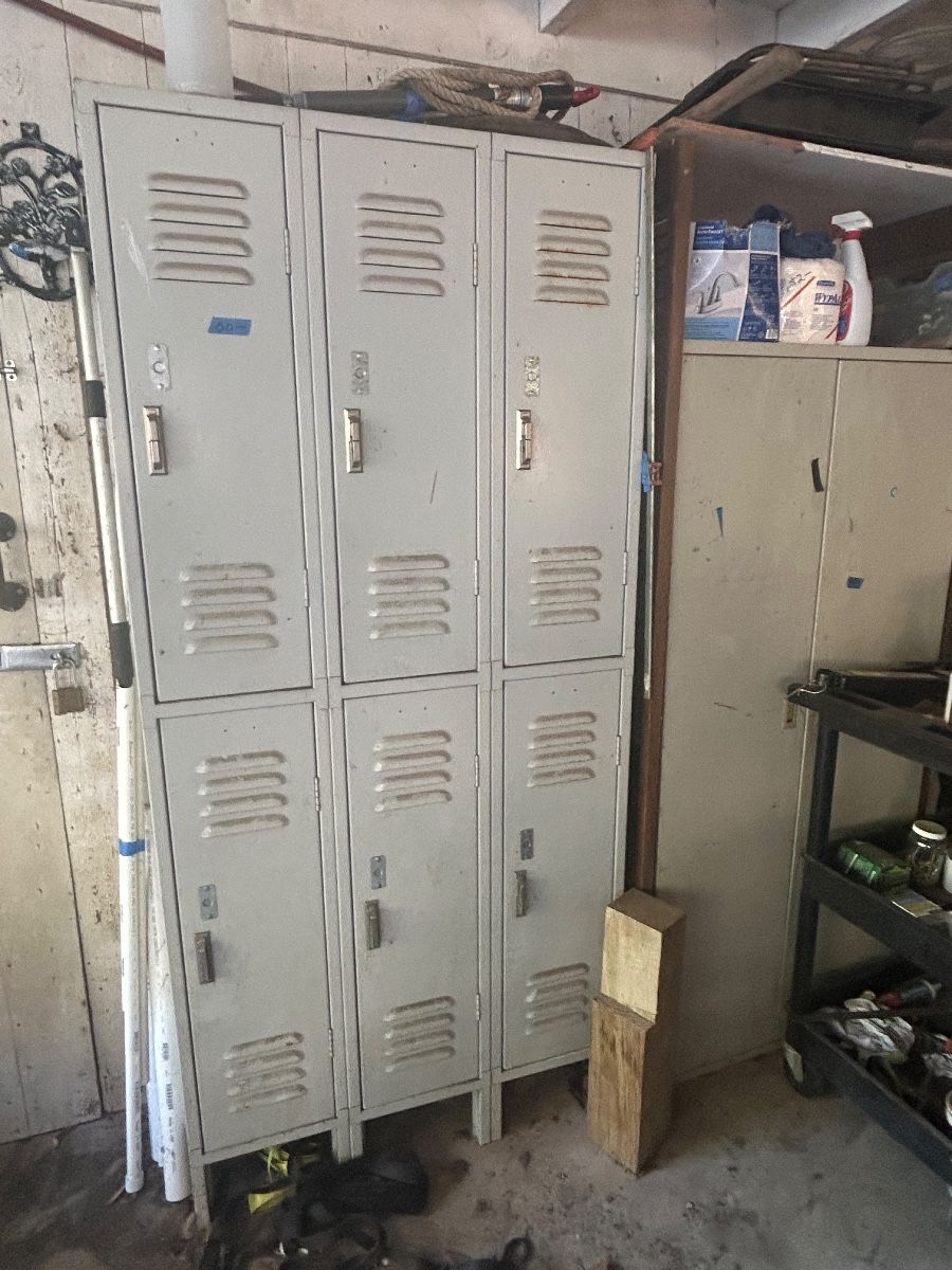 6 door metal locker