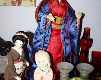 RARE FIND Vintage Japanese Geisha 18.5” tall Doll in Kimono, Wood Base /  Kyoto / Japanese Unglazed Pottery Dolls Made in Japan (Showa Retro)