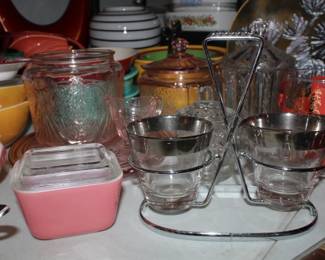 Vintage pink solid-color Pyrex #501 rectangular refrigerator storage dish with original clear glass lid / Vintage Glass Sugar and Creamer Set, Silver Band Holder