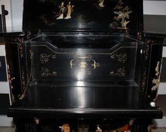 Asian Black Lacquer Mother of Pearl Figurines Decorated Multi Compartment Bar