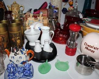 Noritake Fremont China Set (Sugar, Creamer, salt & pepper) / Vintage Jim Jim Beam Set 4 Highball Whiskey Bar Glasses Gold "Four Old Old Masters" 6" / Noritake Fremont China cream, sugar, salt & pepper set 