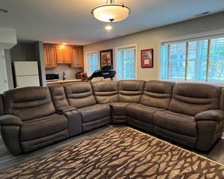 Power Reclining 6-Piece Sectional with Console & USB