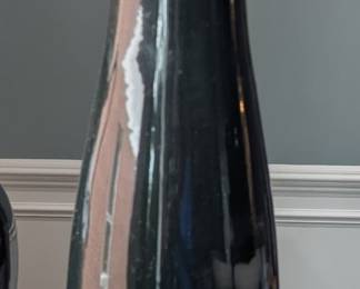 French Neoclassical Style Black Porcelain Urn Table Lamp with Bronze Rams