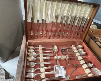 Vintage Wm. Rogers Silverplate Flatware Set in Wooden Chest