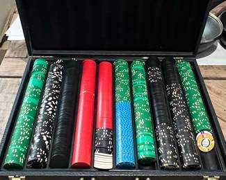 500-Piece Clay Composite Poker Chip Set with Black Leatherette Case