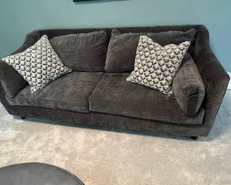 KLEI CHIM Sofa (31" H x 80" L x 36" D)