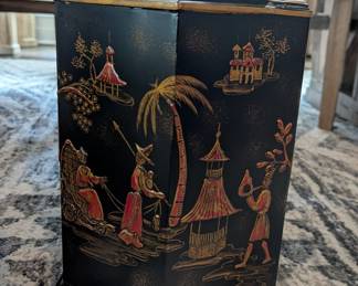 19th Century Chinese Export Chinoiserie Lacquer Tea Caddy Lamp