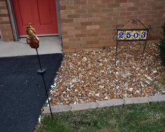 1092Front Yard