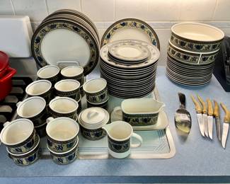 Mikasa “Intaglio” dinnerware set