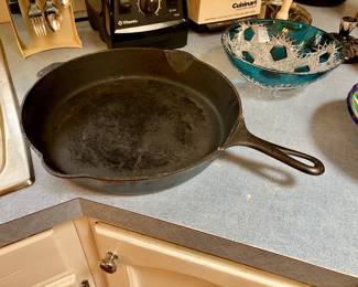 Griswold no.12 cast iron skillet 