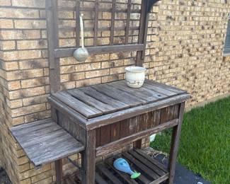 Outdoor gardening stand
