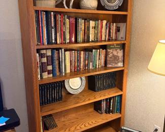 Books, ducks, and dogs on a beautiful nookshelf