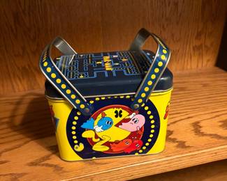 PAC Man. Collectible tin with hanfles