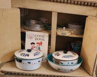 VINTAGE KIDS HUTCH AND TOYS