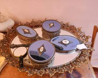 GORGEOUS VANITY SET