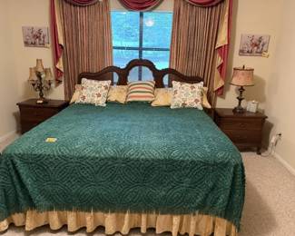 Vintage, Solid Wood, Thomasville King Size Bedroom Set