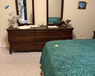 Vintage, Solid Wood, Thomasville King Size Bedroom Set