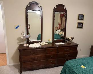 Vintage, Solid Wood, Thomasville King Size Bedroom Set