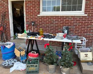Hubcaps for Corolla, fishing rod, Christmas decor