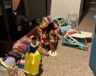 Barbies, Barbie car