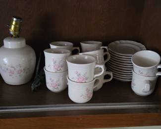 Pfaltzgraff Tea Rose Lamp and Mugs
