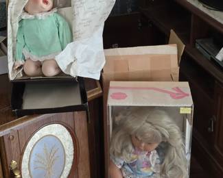 Many dolls