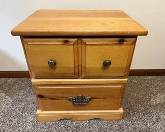 181 Pine 3Drawer Side Table 