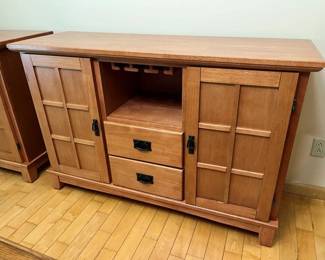 181 Home Styles Arts  Crafts Cottage Oak Buffet