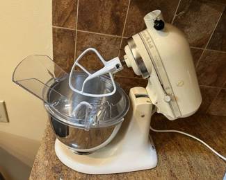 181 KitchenAid Artisan Stand Mixer