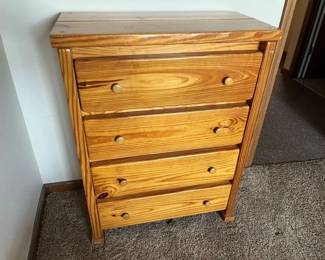 181 Knotty Pine 4Drawer Small Dresser