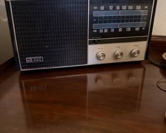 Vintage RCA Solid State radio 