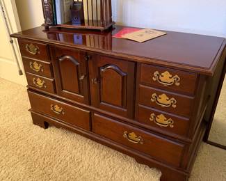 Lane cedar chest 