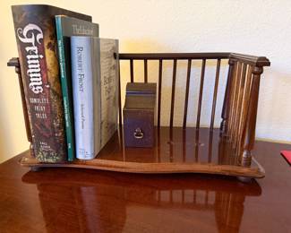 Adjustable book stand 