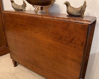 Gate Leg Drop Leaf table 