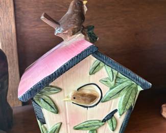 McCoy Wren birdhouse cookir jar