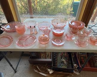 Collection of Depression glass  “Cherry blossom“