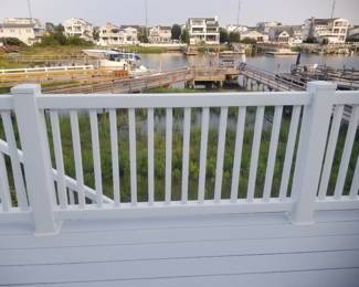 Vinyl railing