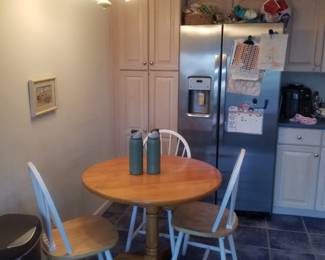 Dining set seats 3