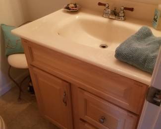 Bath vanity
